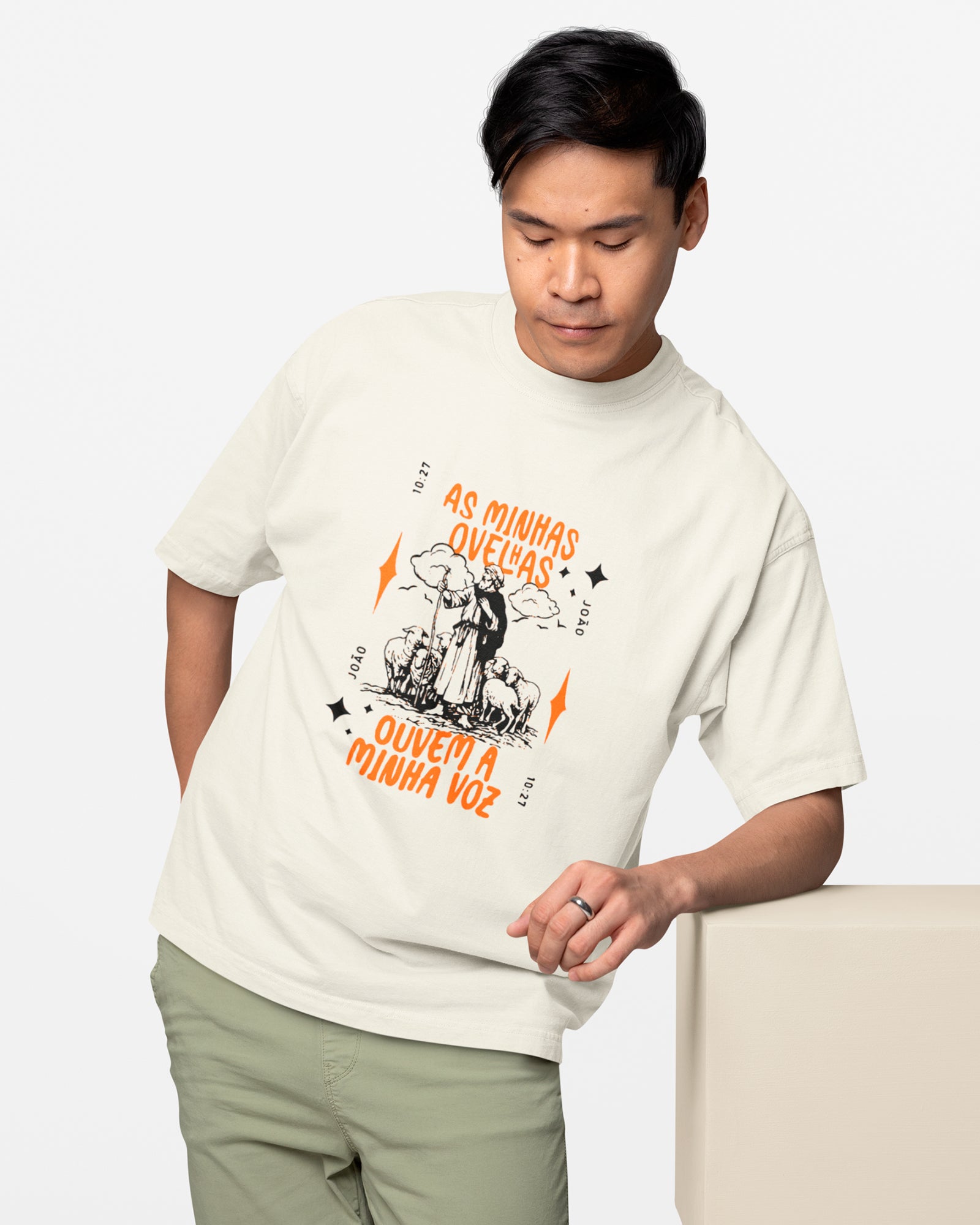 Camiseta de Algodão As Minhas Ovelhas Ouvem Minha Voz