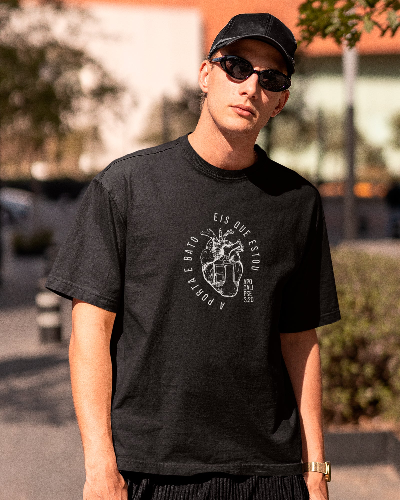 Camiseta de Algodão Eis Que Estou A Porta E Bato