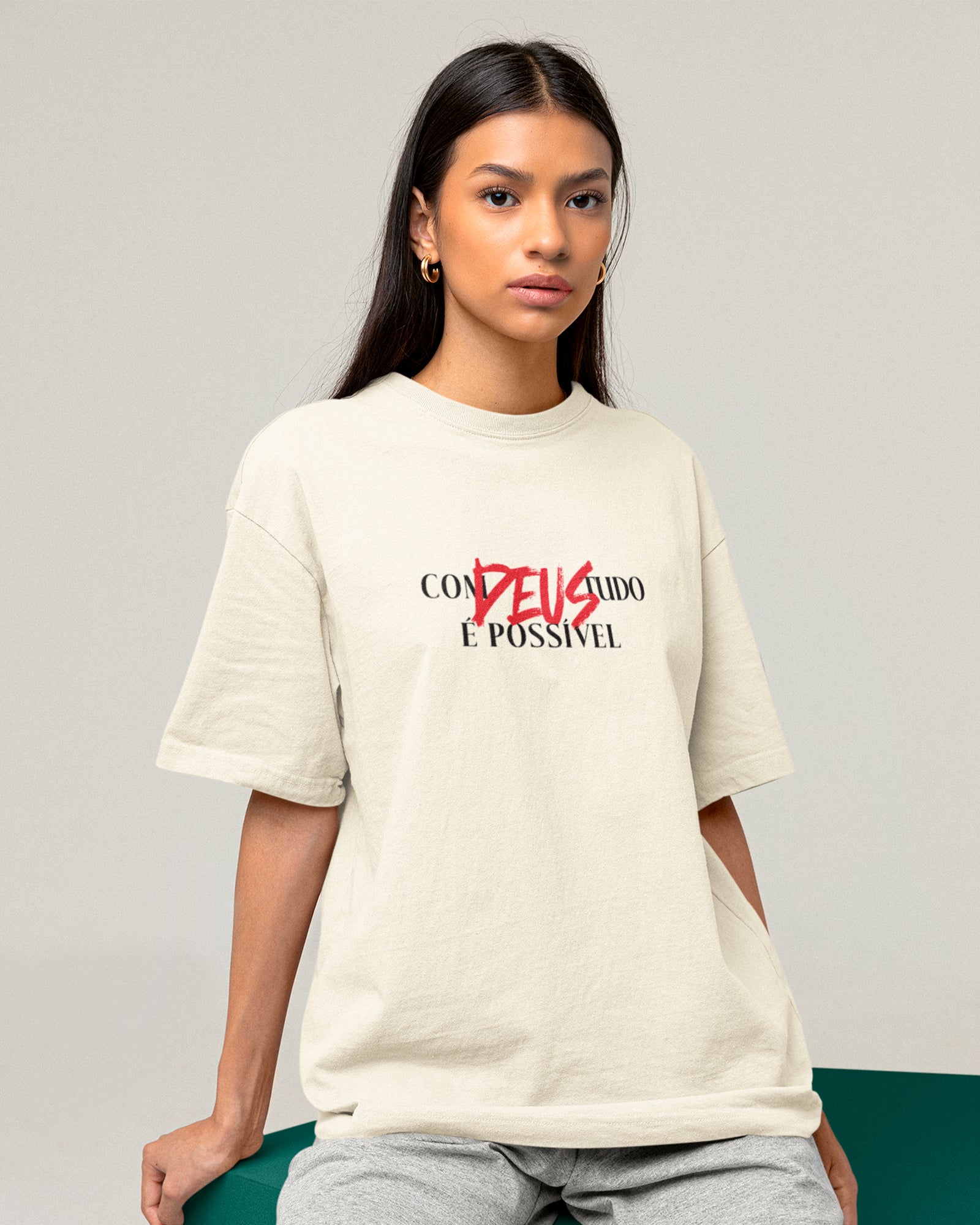 Camiseta de Algodão Com Deus Tudo É Possivel