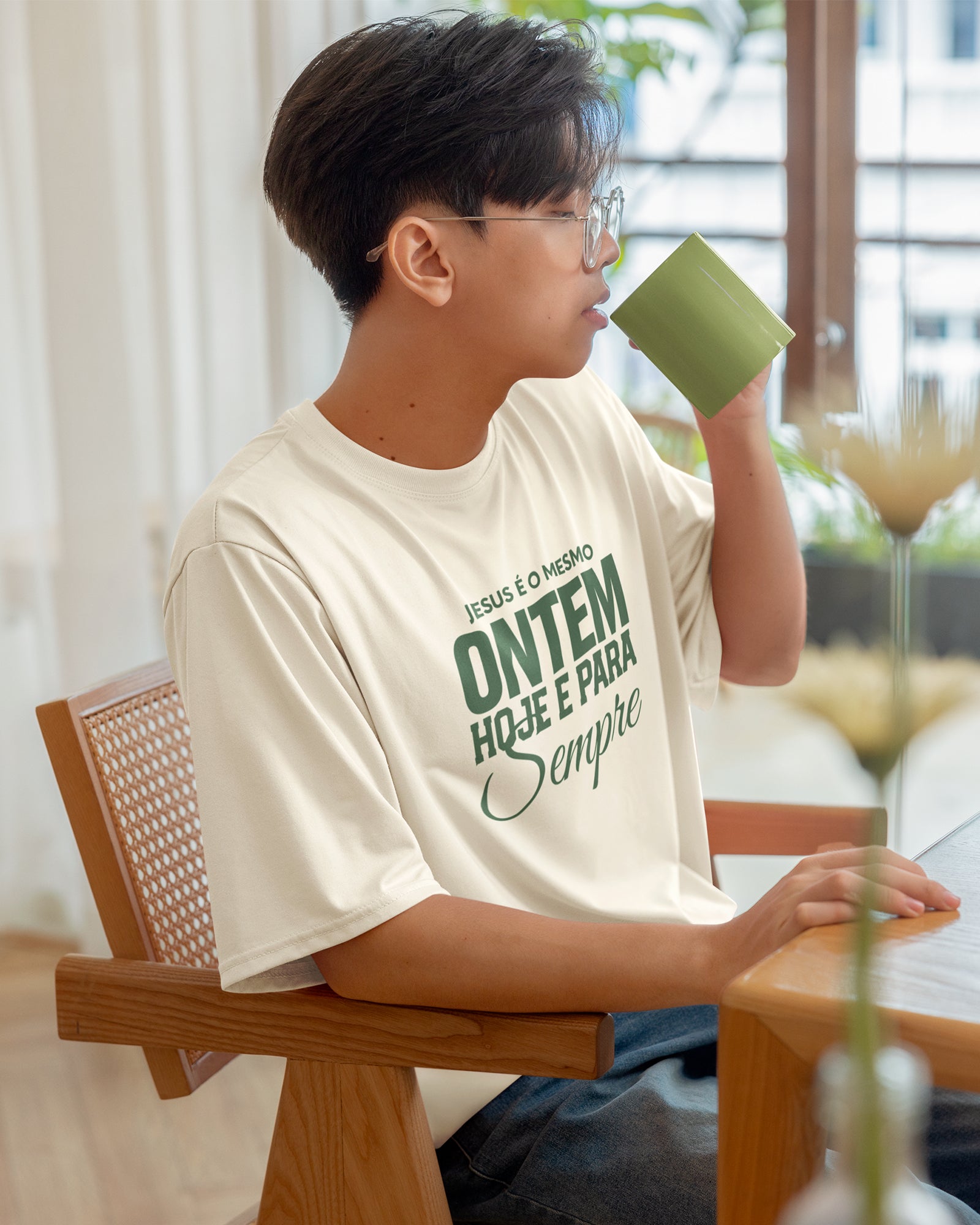 Camiseta de Algodão Jesus É O Mesmo