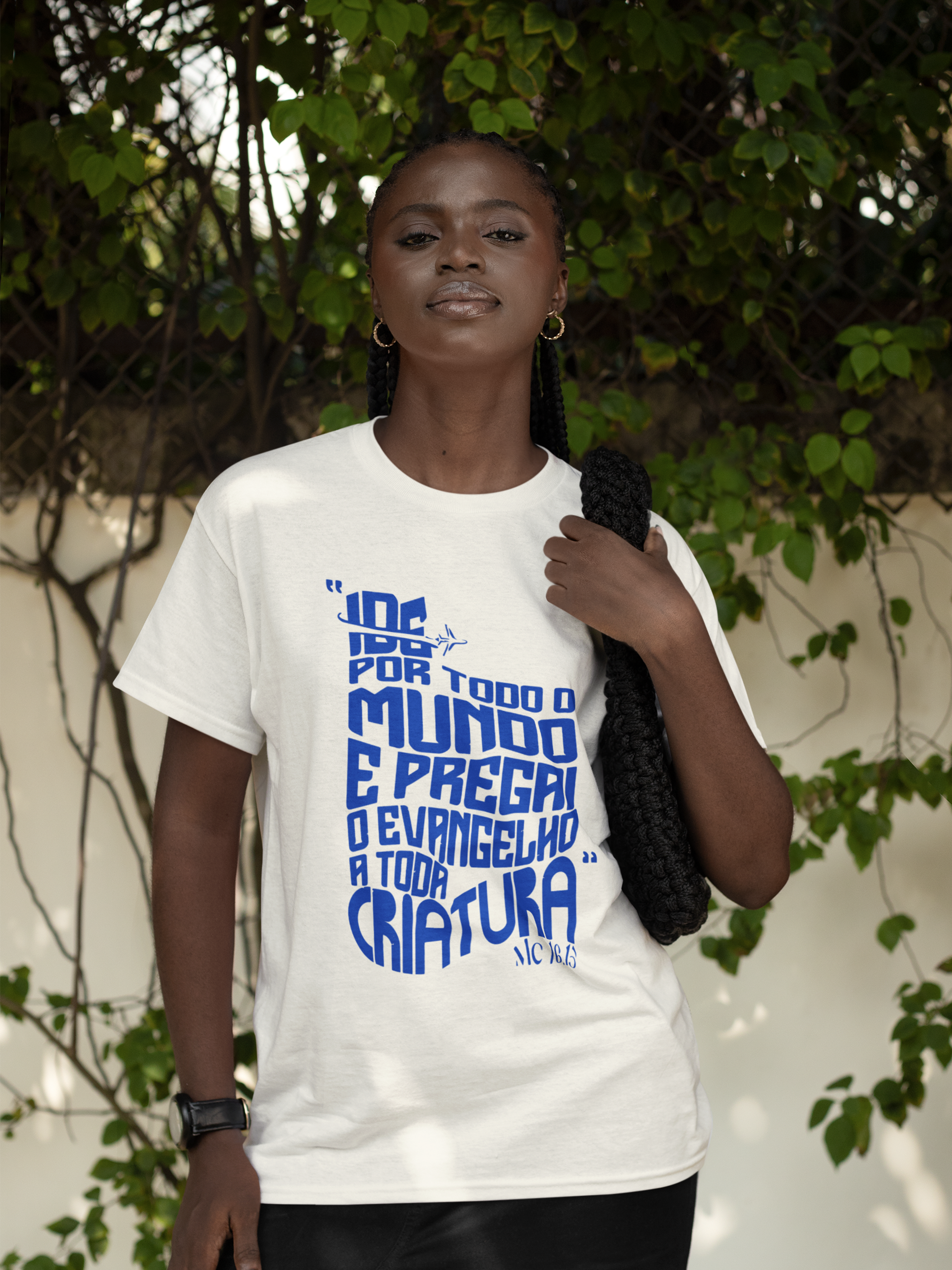 Camiseta de Algodão Ide Por Todo O Mundo E Pregai