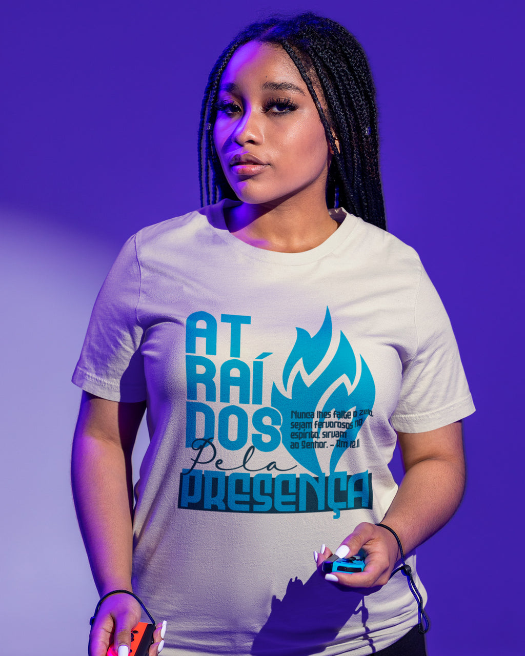 Camiseta de Algodão Atraídos Pela Presença