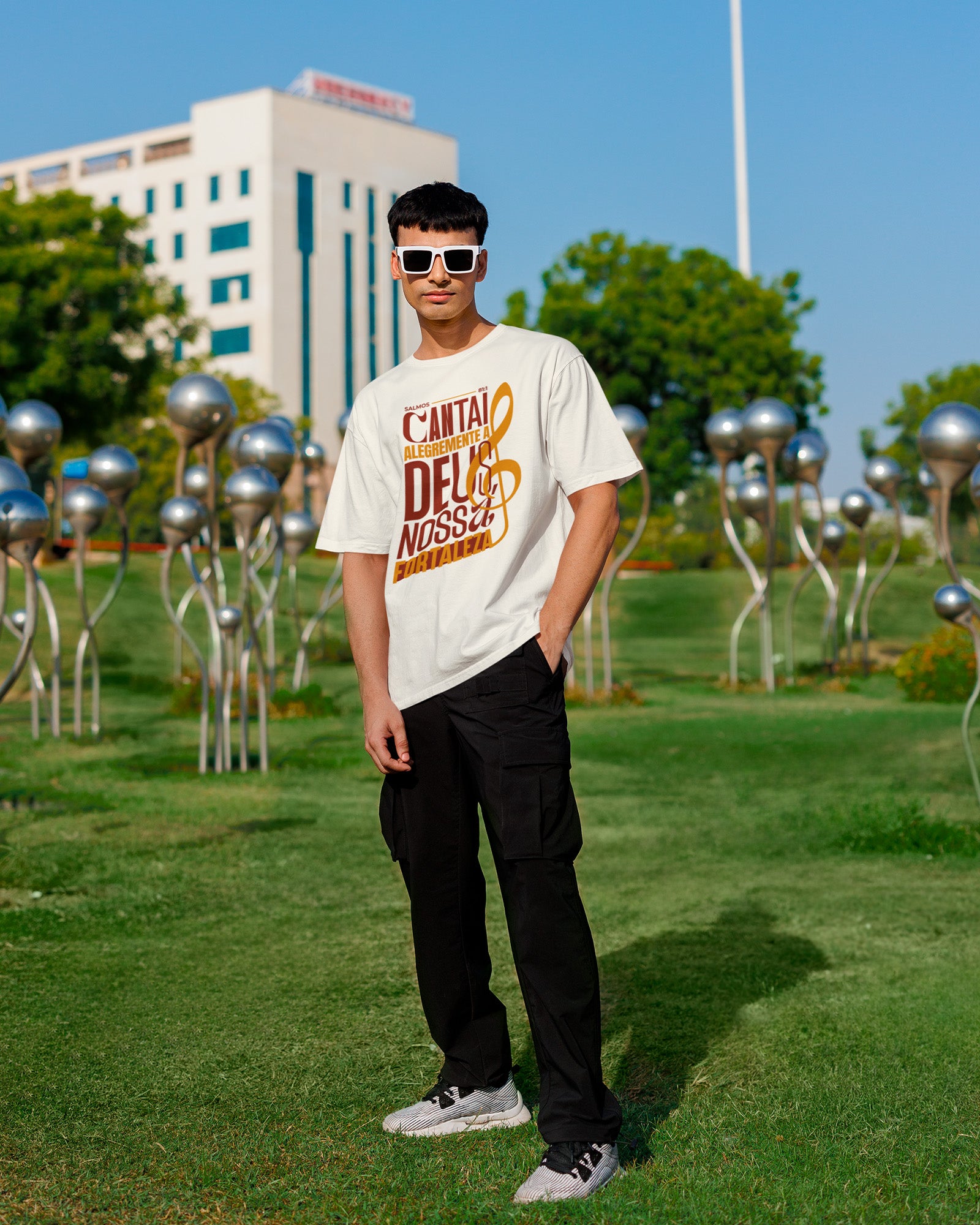 Camiseta de Algodão Cantai Alegremente