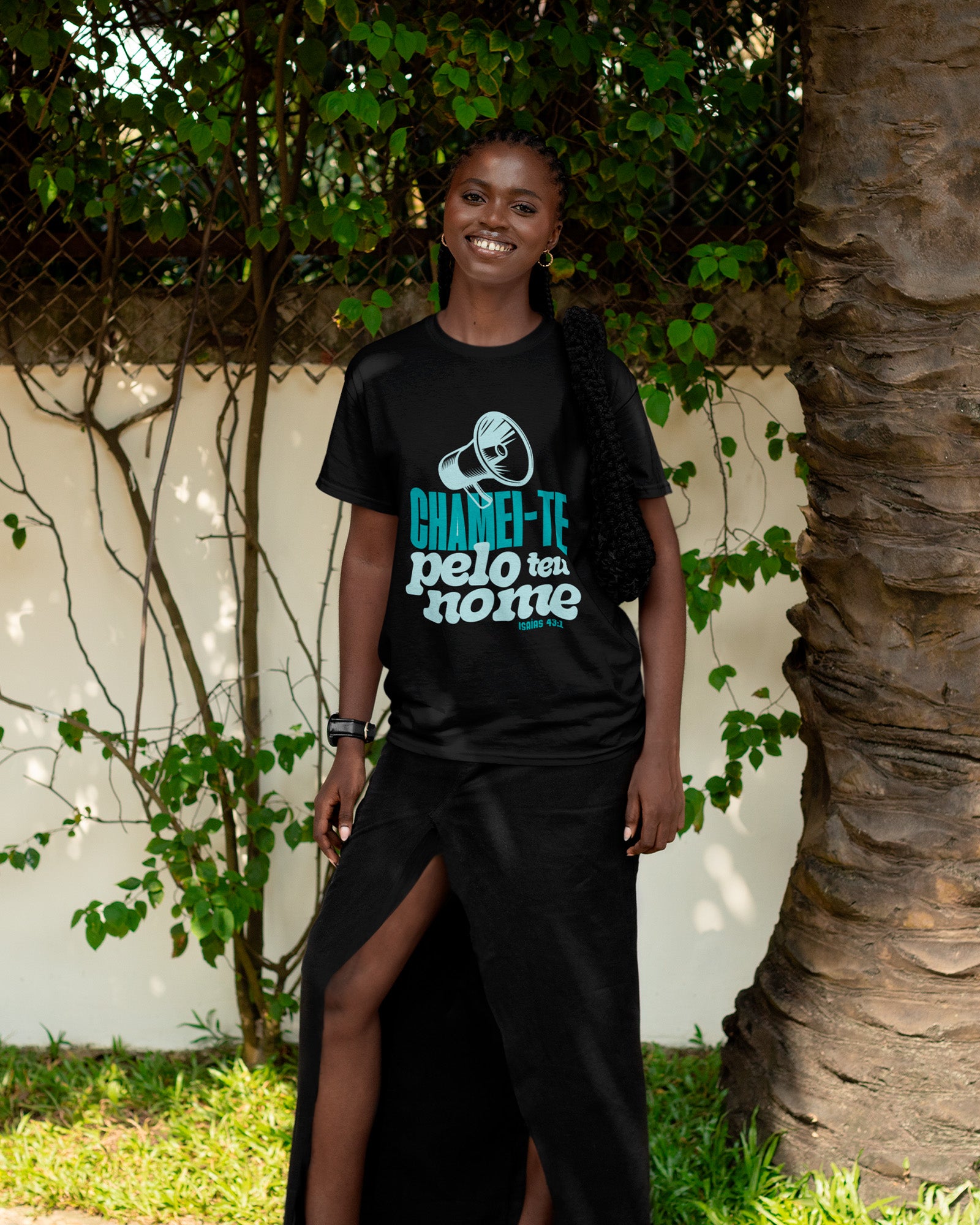 Camiseta de Algodão Chamei-te Pelo Teu Nome