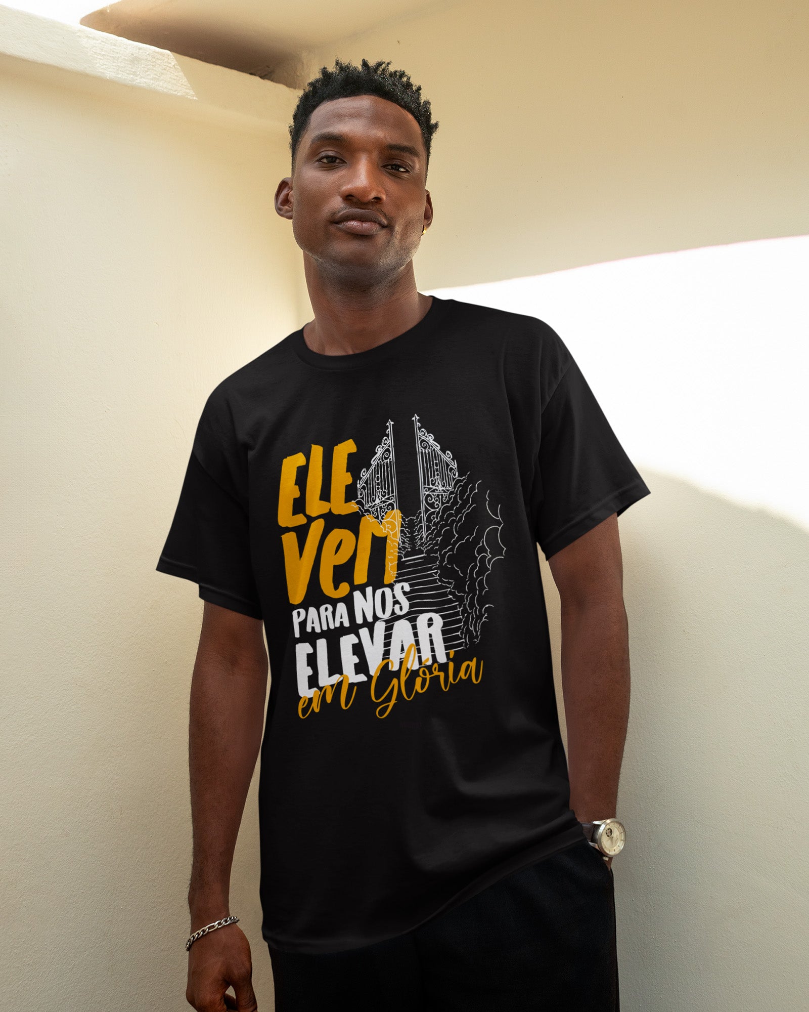 Camiseta de Algodão Ele Vem Para Nos Elevar