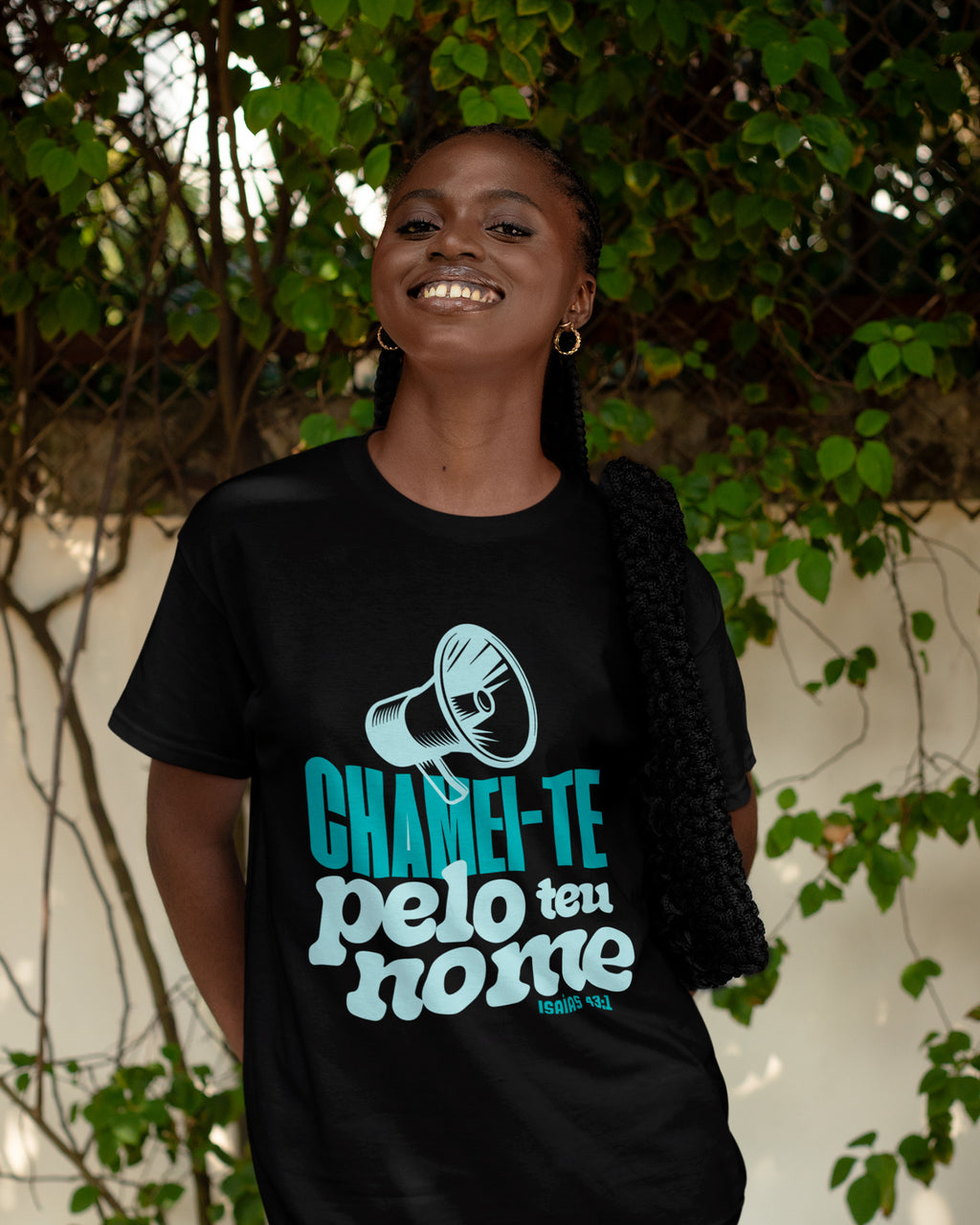 Camiseta de Algodão Chamei-te Pelo Teu Nome