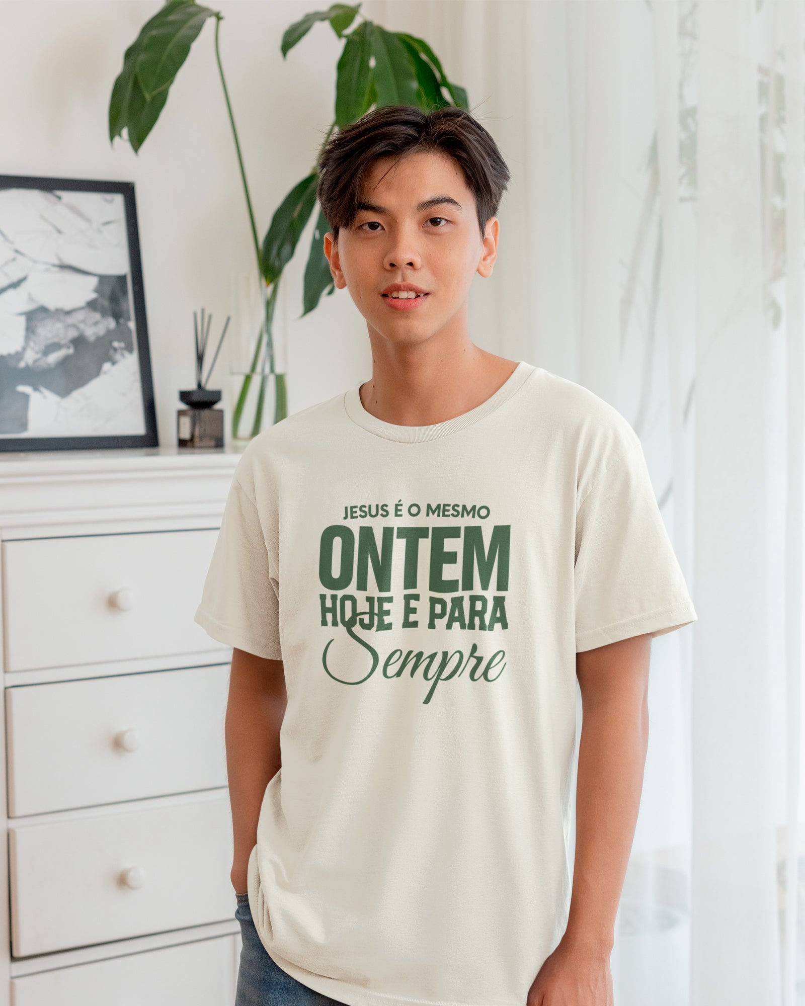 Camiseta de Algodão Jesus É O Mesmo