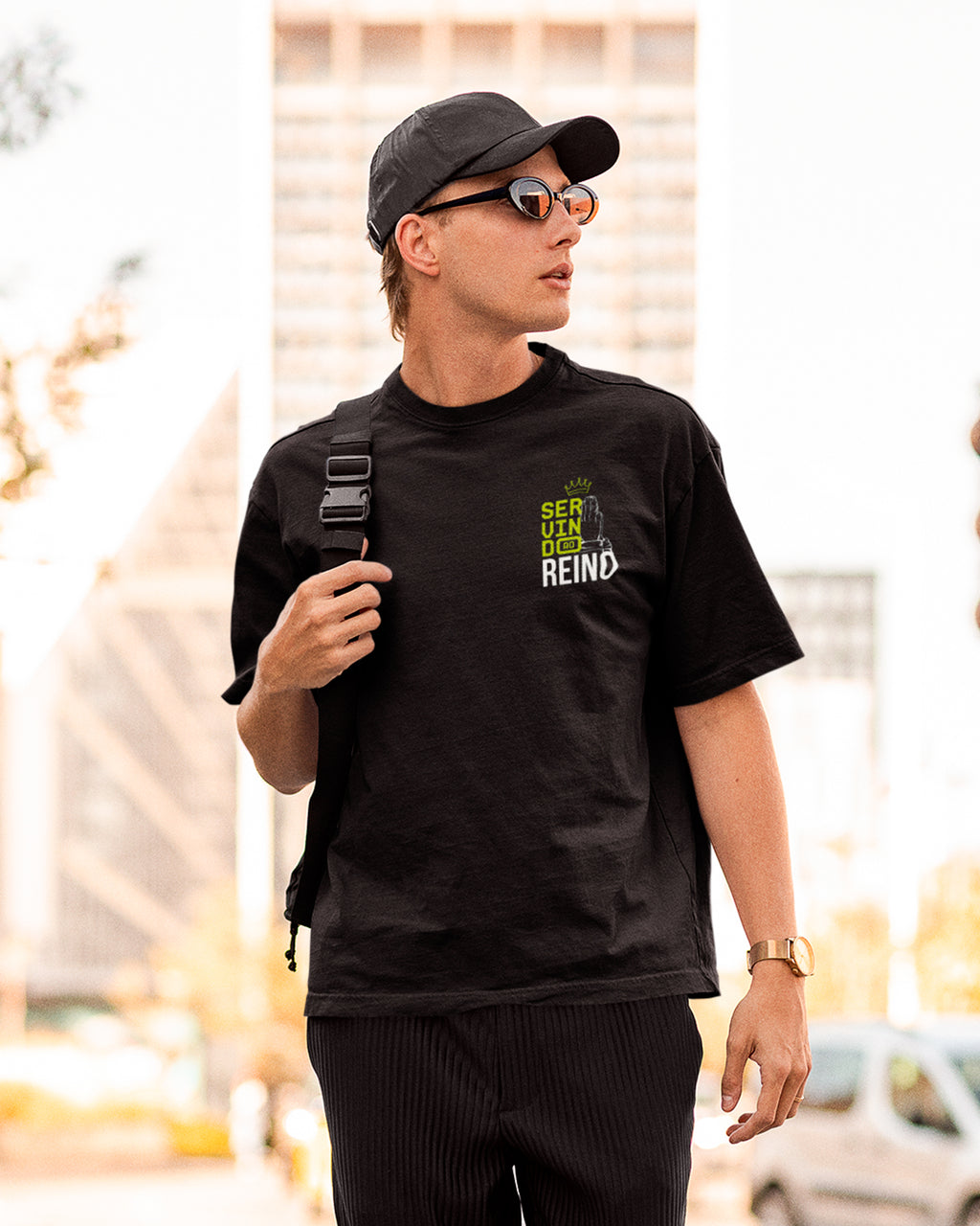 Camiseta de Algodão Servindo Ao Reino